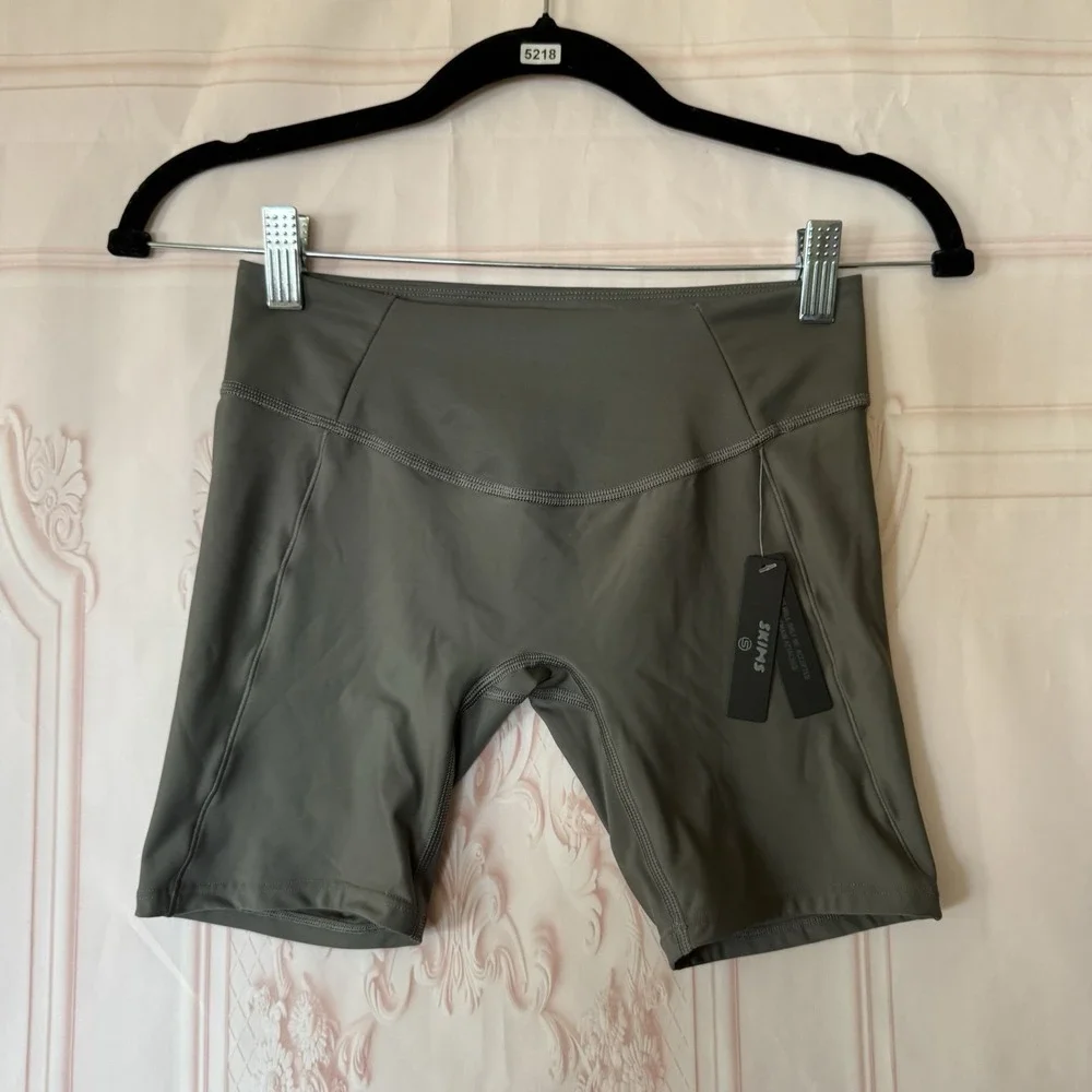 SKIMS Compression Performance Biker Shorts Mid Waisted Gunmetal Size XS NWT